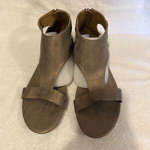 Corkys Ohana Bronze Sandals size 11 EUC